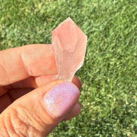 Lithium Quartz Crystal Point| Calming Stone for Meditation, Reiki, Chakra Healing, Stress Relief, Pocket Crystal - SYN - ergy