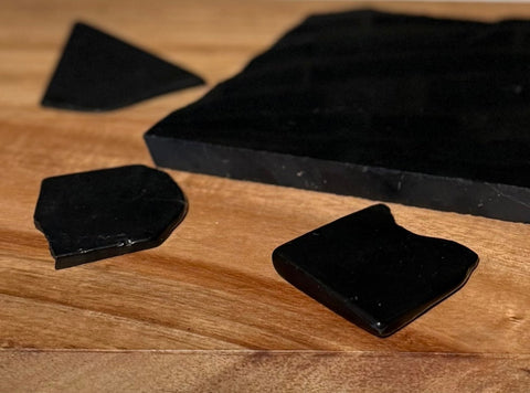 Natural Shungite Stone| EMF Protection, Grounding & Healing Crystal - SYN - ergy