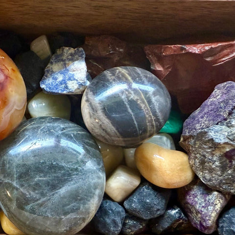 Raw Mixed Crystals & Stones | Natural Healing Energy Gems - SYN - ergy