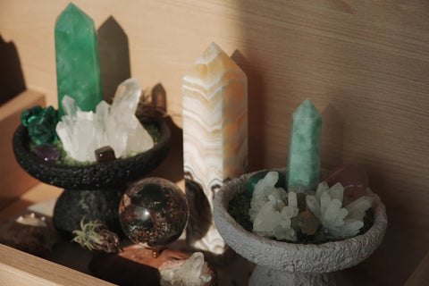 Natural Crystals for Grounding and Emotional Balance - SYN-ergy