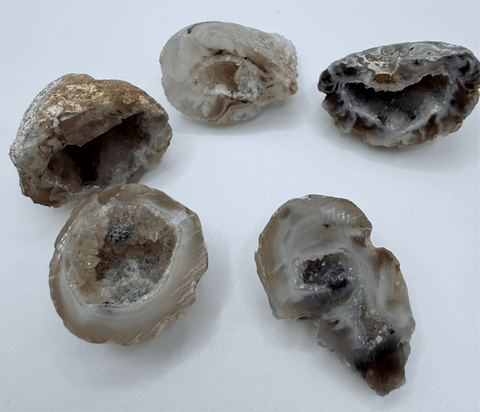 Agate Geodes – Natural Crystal Caves for Protection, Grounding & Inner Harmony - SYN - ergy