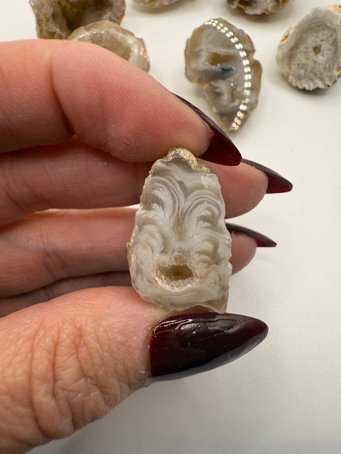 Agate Geodes – Natural Crystal Caves for Protection, Grounding & Inner Harmony - SYN - ergy