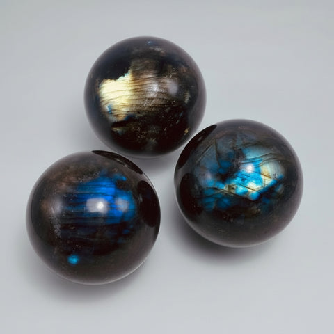 High - Flash Labradorite Sphere 2.5–2.8”| Premium Madagascar Crystal - SYN - ergy