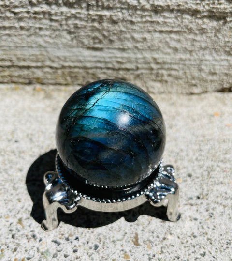 Labradorite Sphere – Mystical Crystal for Transformation, Protection & Intuition - SYN - ergy