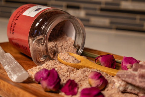 Love Spell Mineral Soak – Relaxing Bath Soak for Romance, Relaxation & Skin Rejuvenation - SYN - ergy