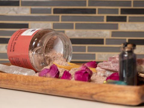 Love Spell Mineral Soak – Relaxing Bath Soak for Romance, Relaxation & Skin Rejuvenation - SYN - ergy