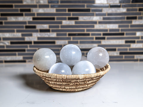Selenite Crystal Ball – Energy Cleansing & Spiritual Healing Tool - SYN - ergy