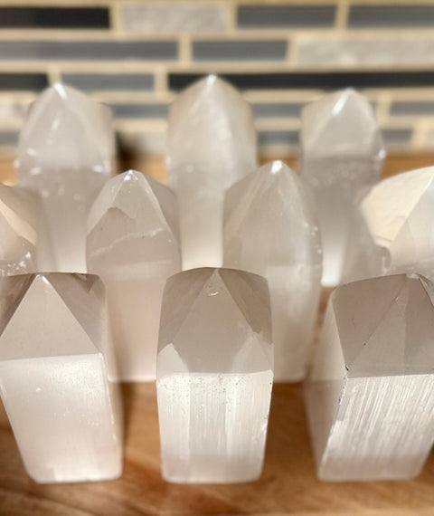 Selenite Obelisk Tower – Energy Cleanser & Healing Crystal - SYN - ergy