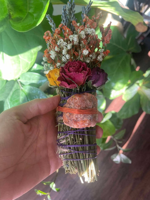 Sunstone Smudge Stick with Cedar & Lavender | Handcrafted Botanical Bundle - SYN - ergy