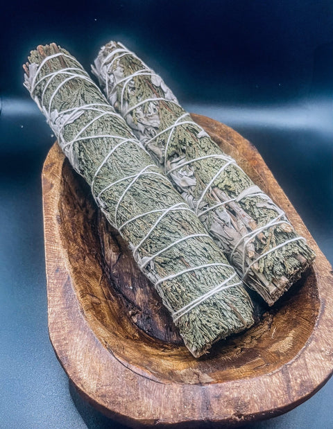 White Sage & Cedar Smudge Bundle – Natural Cleansing & Protection - SYN - ergy